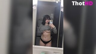 Robin Grey Underboob OnlyFans