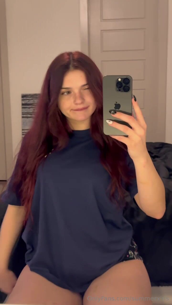 Summerxiris Couch and Shorts Video