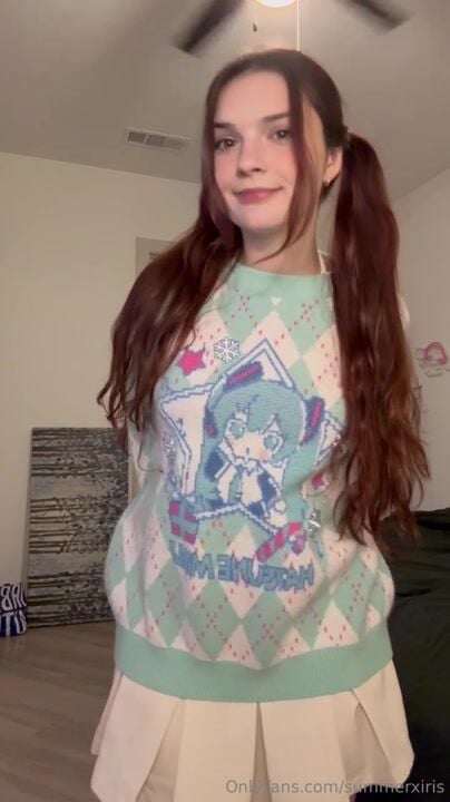 Summerxiris From Behind Video