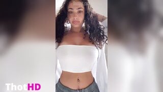 Ash Kash Big Tits Cleavage Leak
