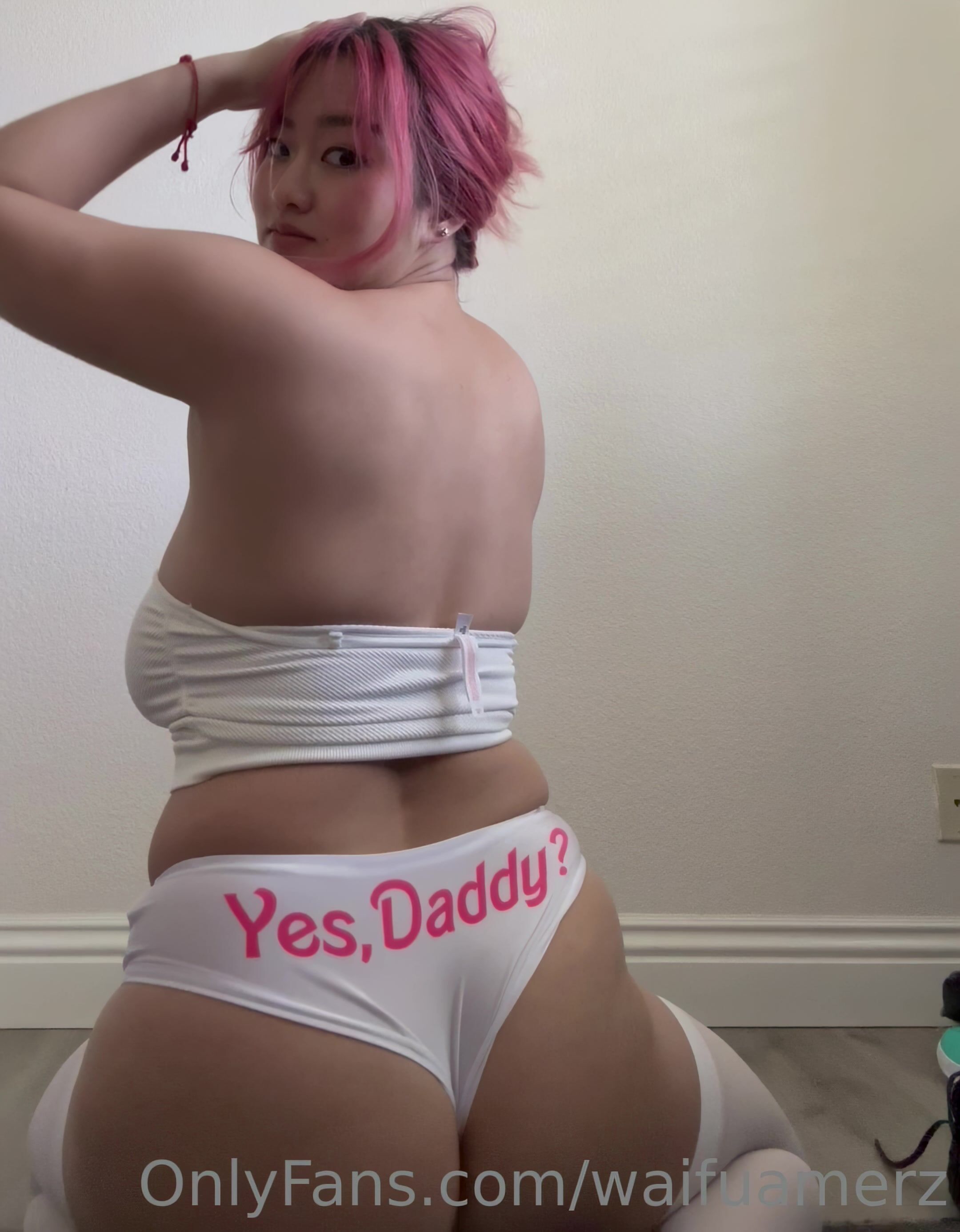 Waifuamerz Ass and Thighhighs Clip