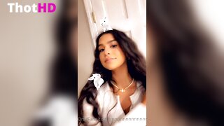 Genny Shawcross Cleavage OnlyFans