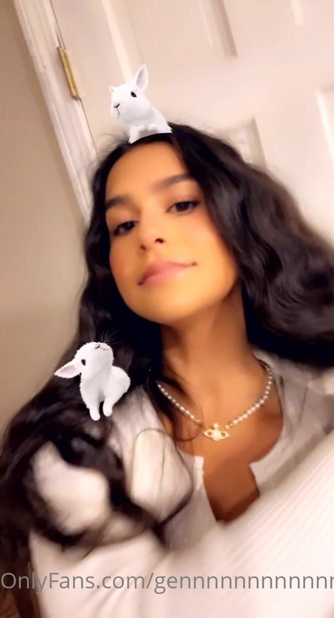 Genny Shawcross Cleavage OnlyFans
