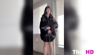 Ammeerrss Big Tits and Cleavage OF