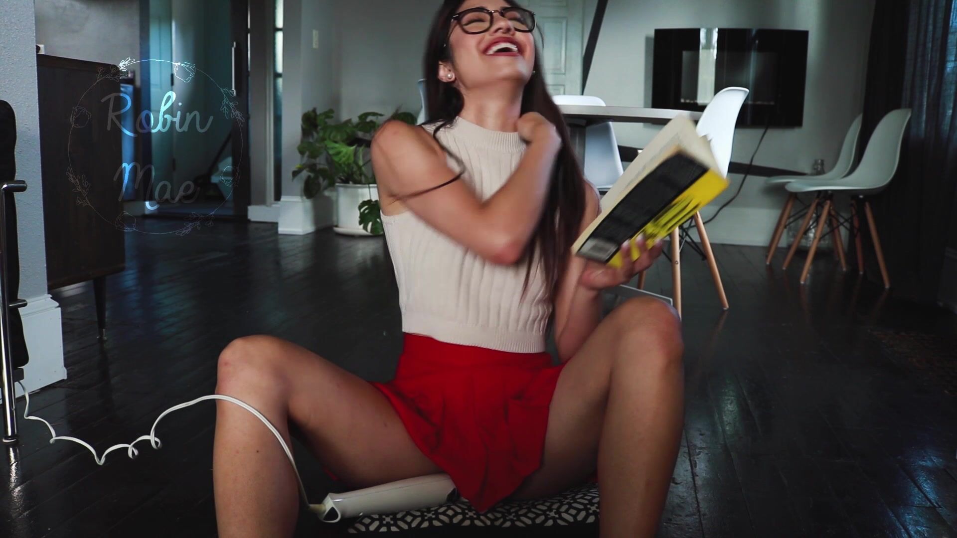 Robin Mae - Story Time With Robin Pt. 2