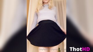 Nymphet_Angel Pantyless Pussy Leak
