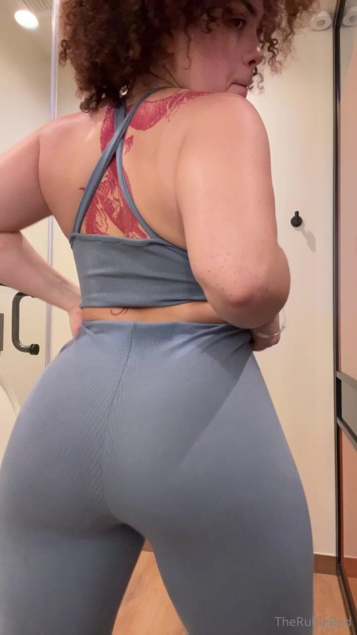 TheRubieRed Ass From Behind Leak