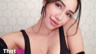 Robin Mae Cleavage and Big Tits