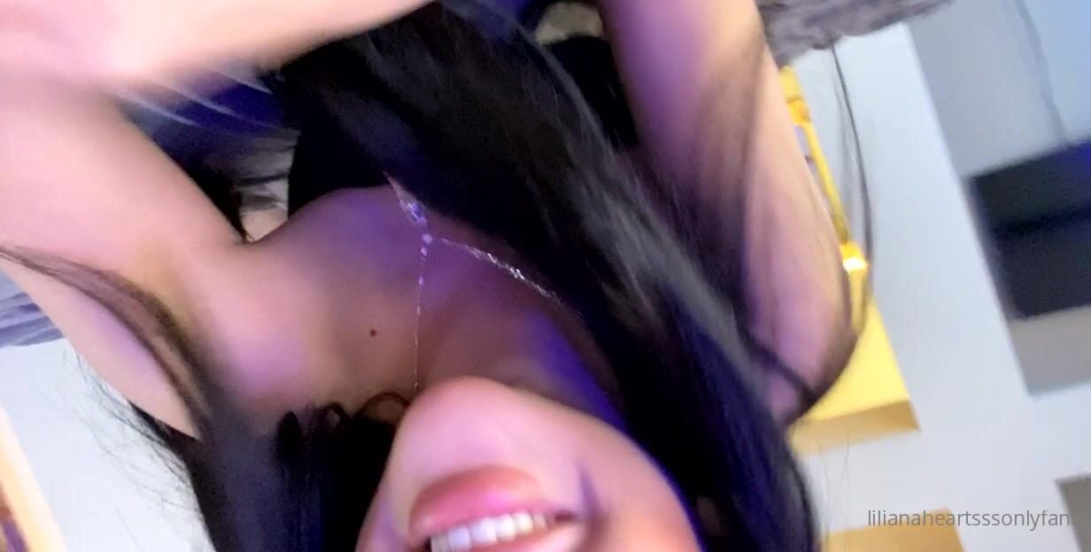 Lilianaheartsss Upside-Down Close-Up Clip