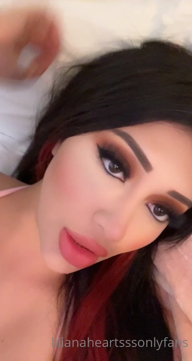 Lilianaheartsss Cleavage Close-Up