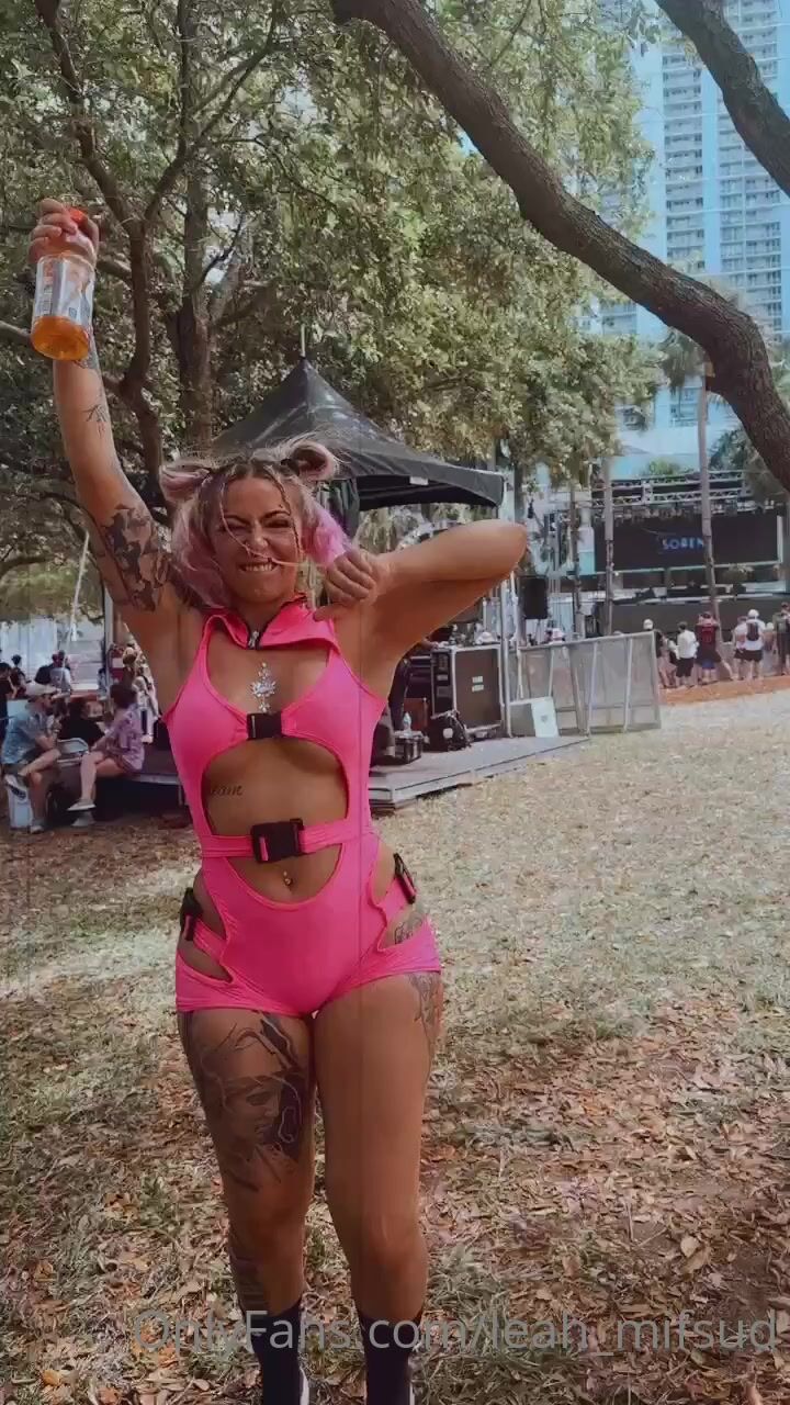 Leah Mifsud Outdoor Ass Clip