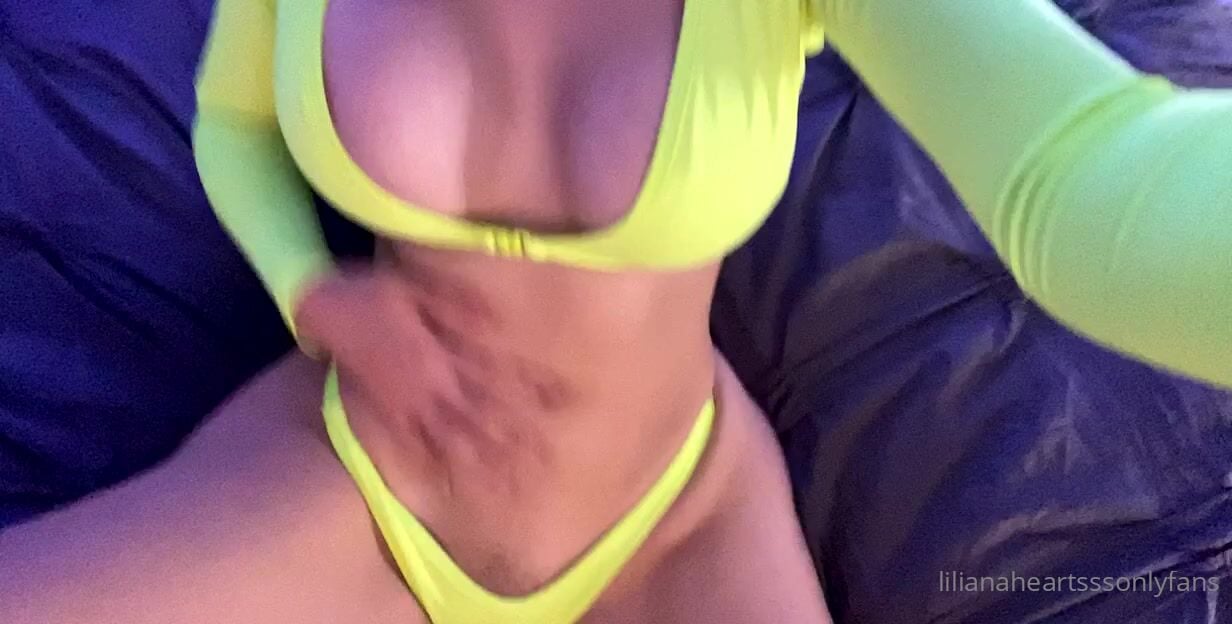 Lilianaheartsss Masturbating Close-Up Video