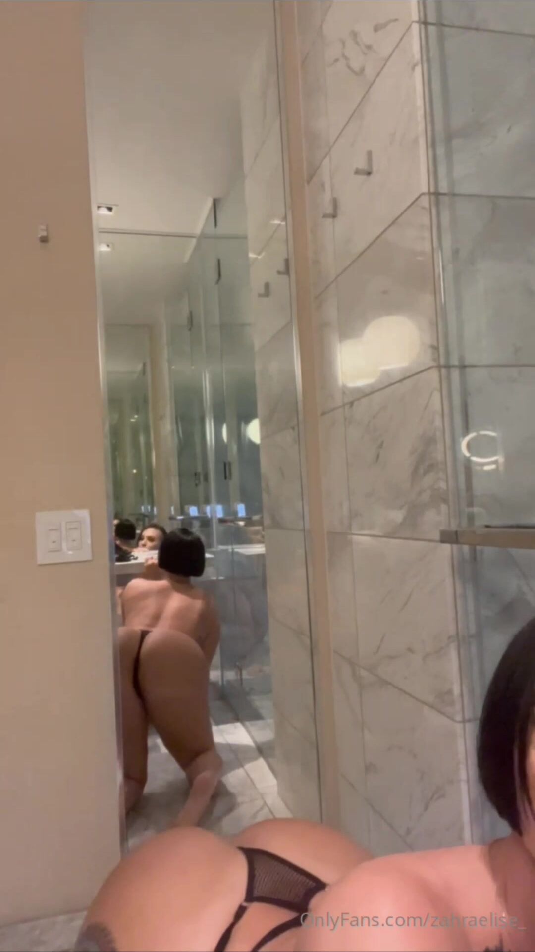Zahra Elise Bathroom Ass NSFW
