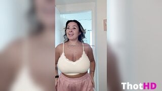Vipnobettertits Big Tits Cleavage Clip