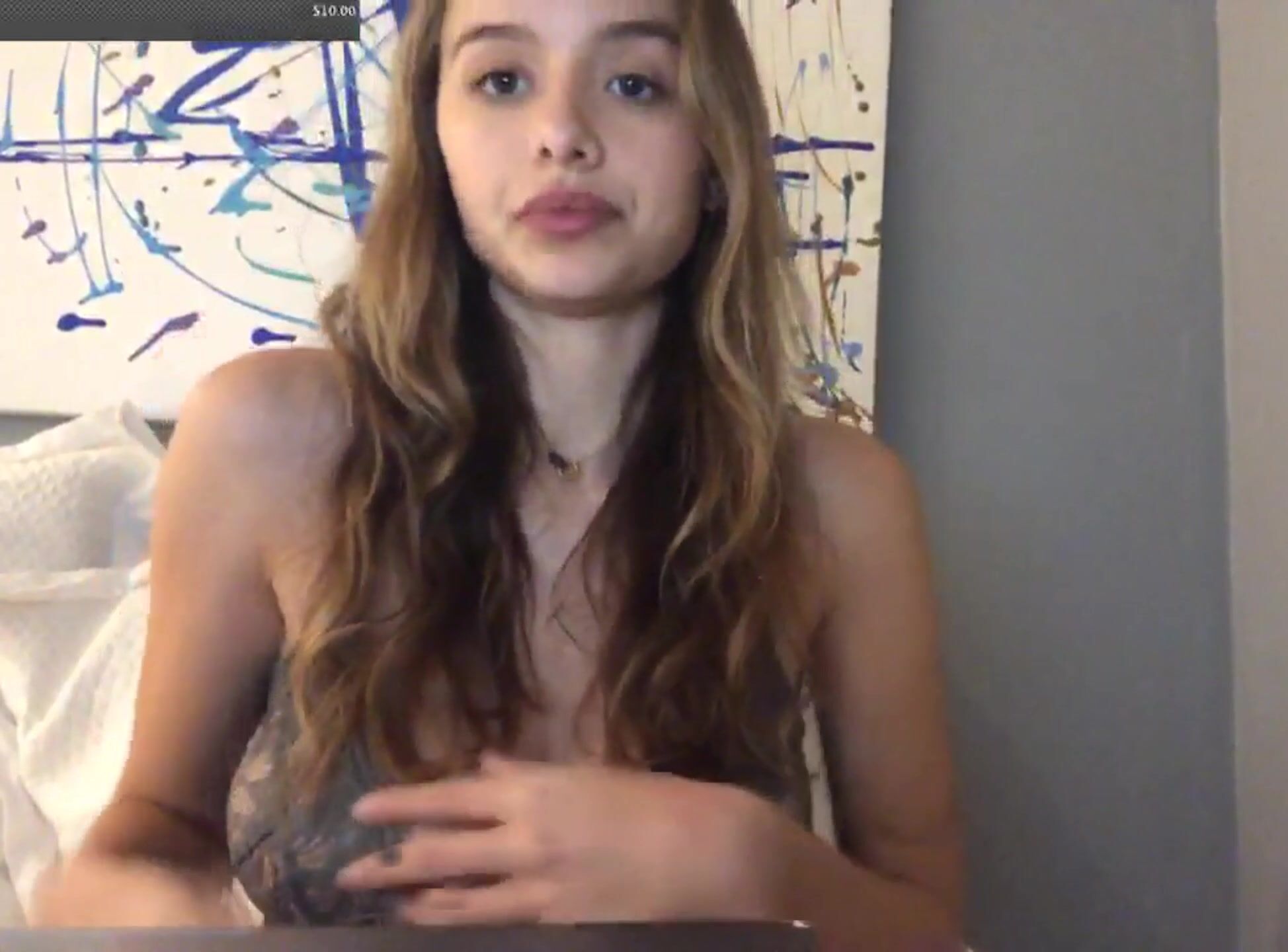 Sophie Mudd Nude Cleavage Leak