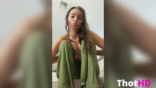 Sophie Mudd Topless Big Tits OF
