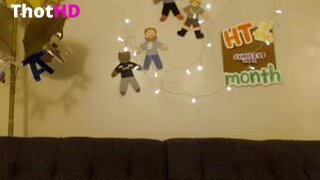 KissingHigh Pubic Hair on the Couch Leak