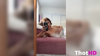 Miss Dxxx Masturbating on Bed Leaked