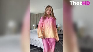Piper Rockelle Ass in Thighhighs Video