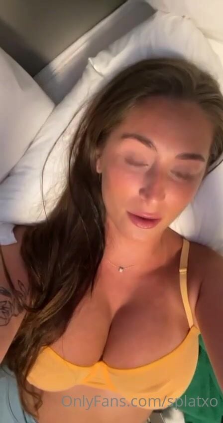 Imrubyreid Cleavage and Big Tits NSFW