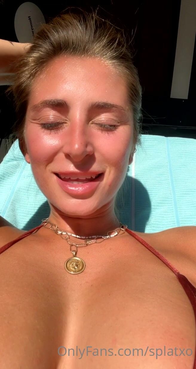 Splatxo Bikini and Big Tits Clip