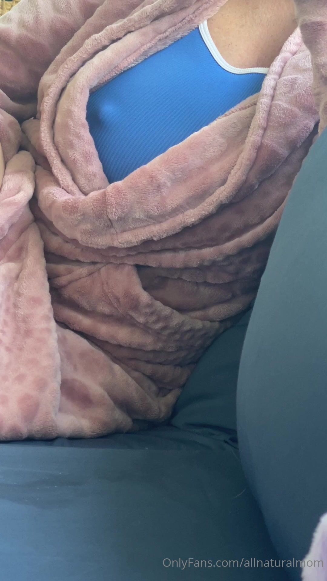 Wisconsinwife Crotch Close-Up Clip
