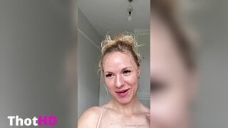 Hj123 Nude Bathroom Clip