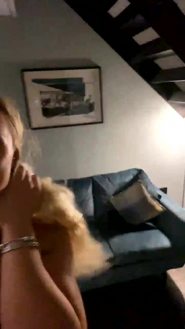 Hj123 Cleavage Couch Leak