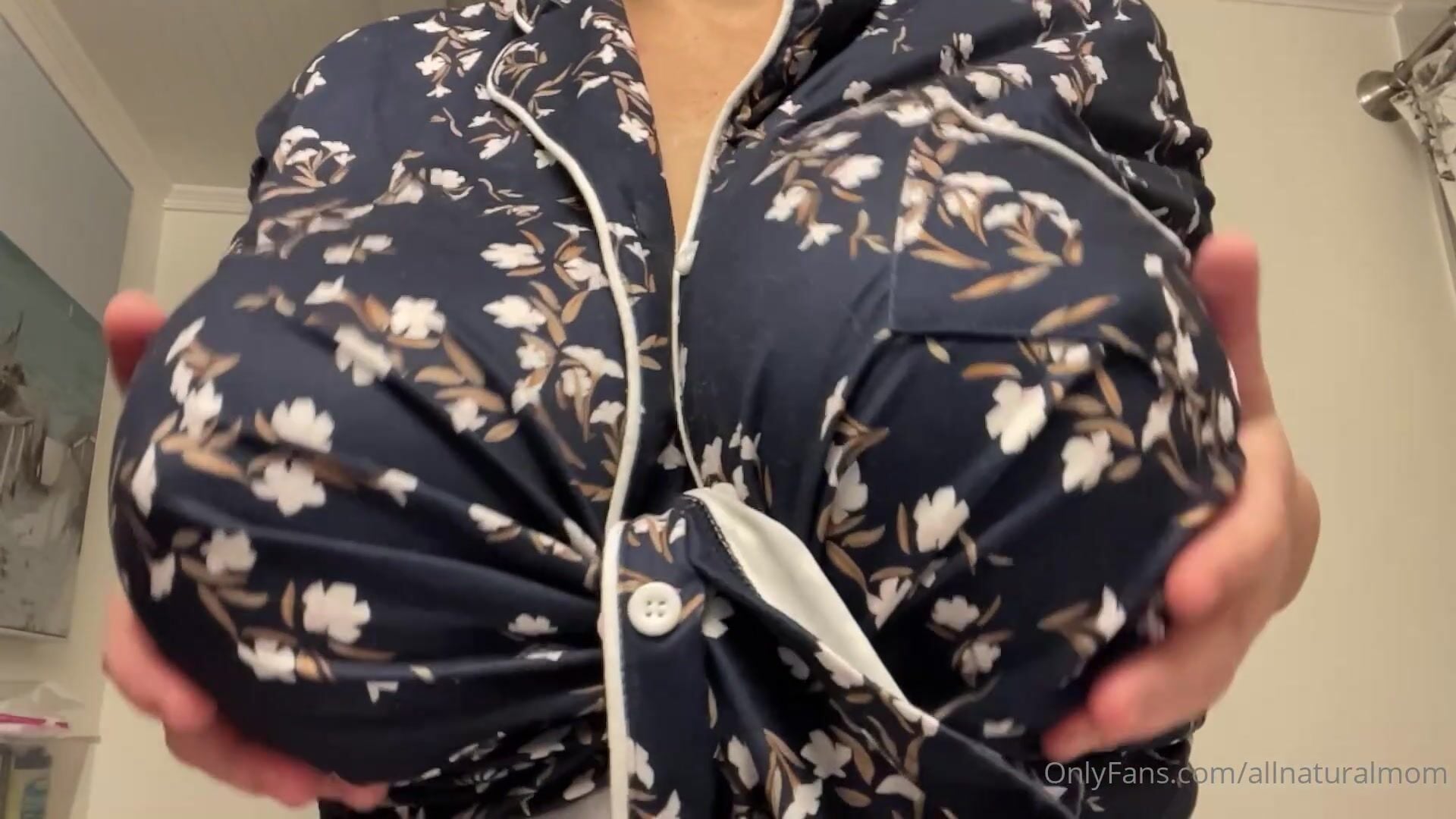 Allnaturalmom Big Tits Close-Up Clip