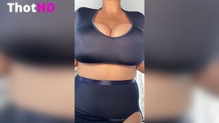 Wisconsinwife Big Cleavage NSFW