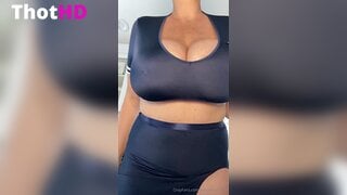 Wisconsinwife Big Cleavage NSFW