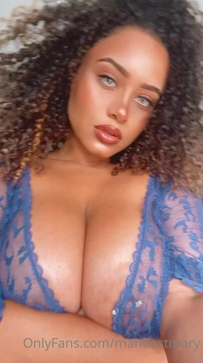 Manifesting_mary Cleavage and Tits Leaked