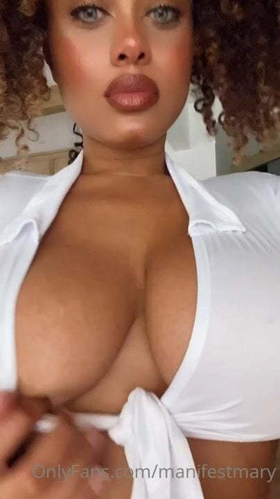 Manifesting_mary Big Tits and Cleavage OnlyFans