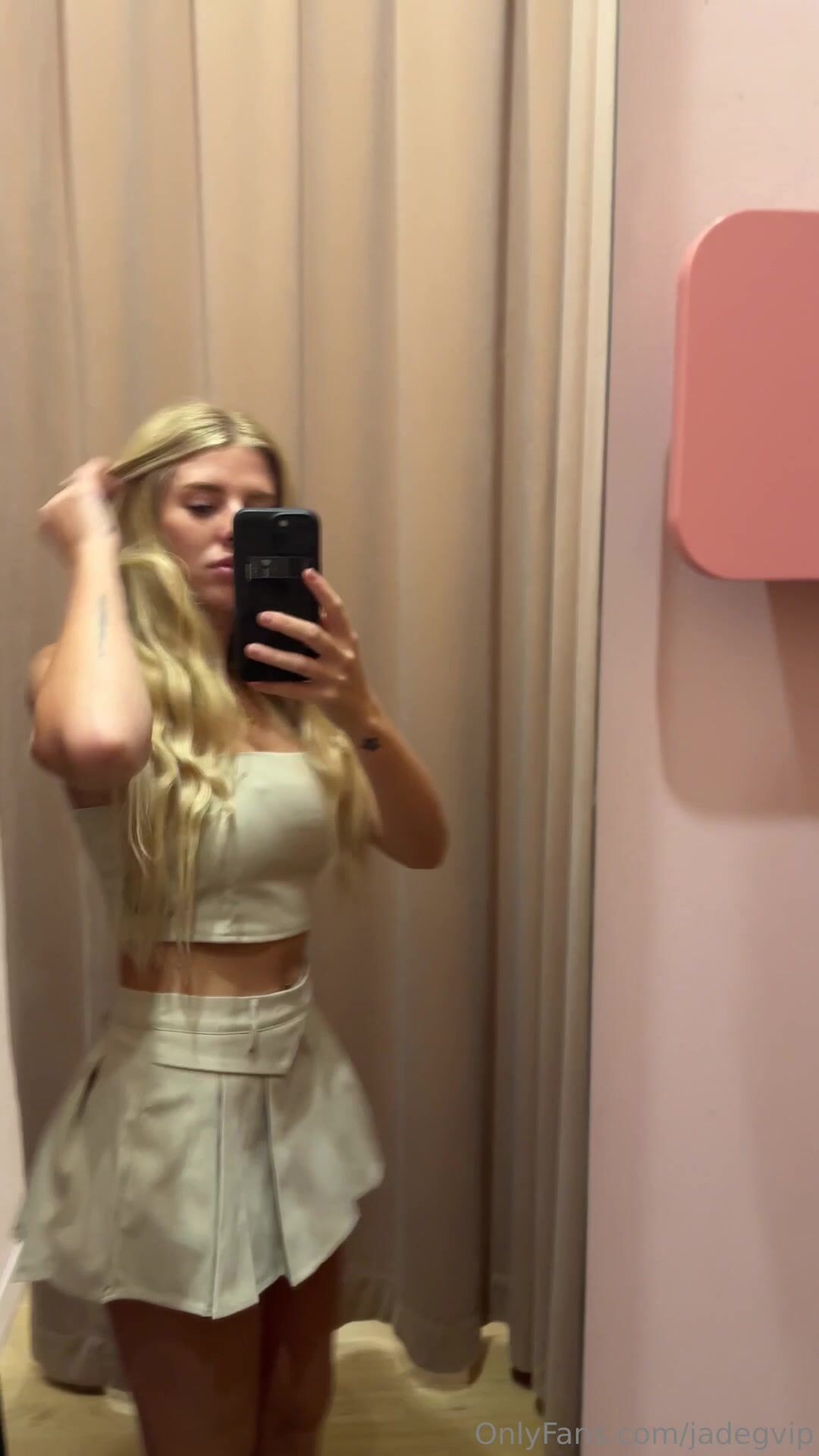Jade Grobler Fitting Room Video
