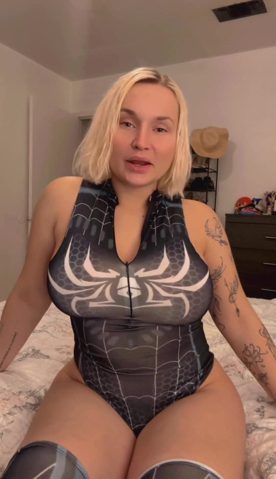 Zoie Burgher Thighhighs and Big Tits Clip