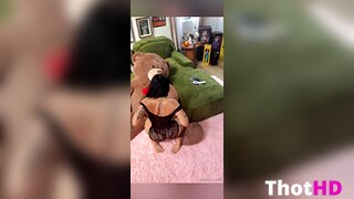 Marleny Santana Ass on Couch Clip