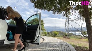 IviRoses - Goes Wild in Public