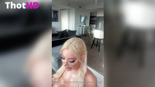MsPalomares Huge Tits and Cleavage Clip