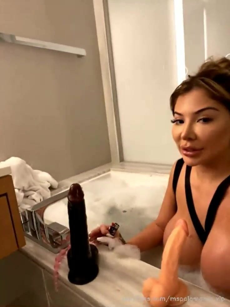 MsPalomares Nude Bathroom_001