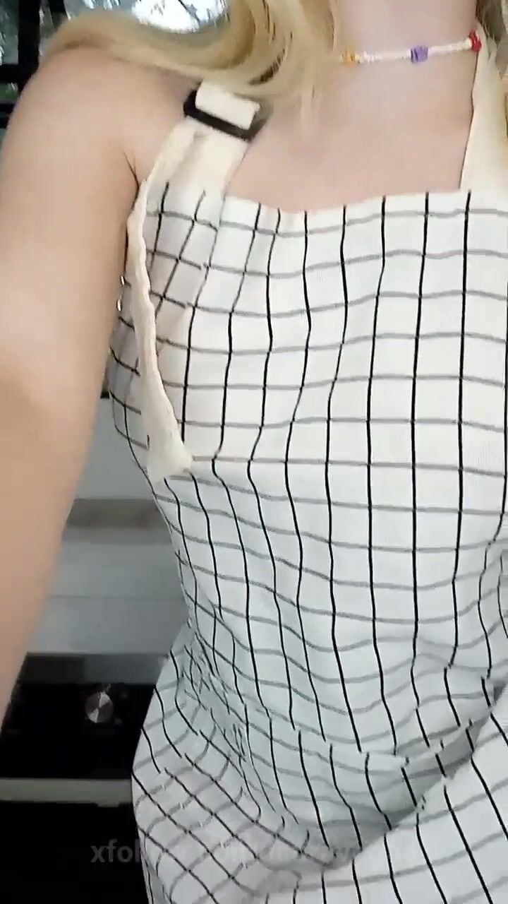Lucyisloud Bottomless Masturbation NSFW