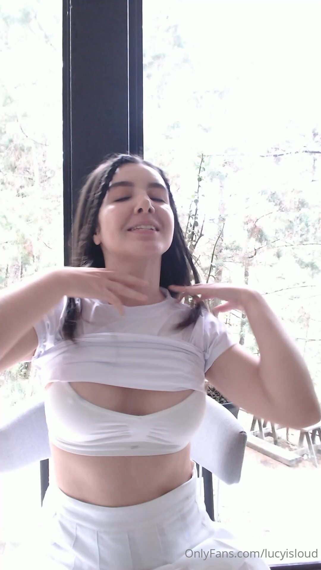 Lauravega Dildo Masturbating Video_001