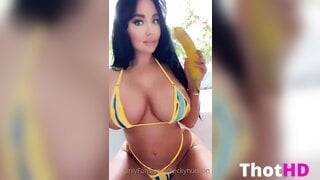 Becky Hudson Bikini Big Tits Leaked_001