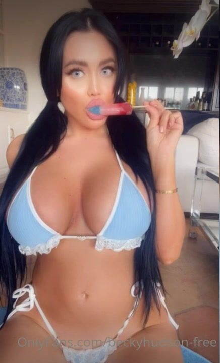Becky Hudson Bikini Big Tits Leaked