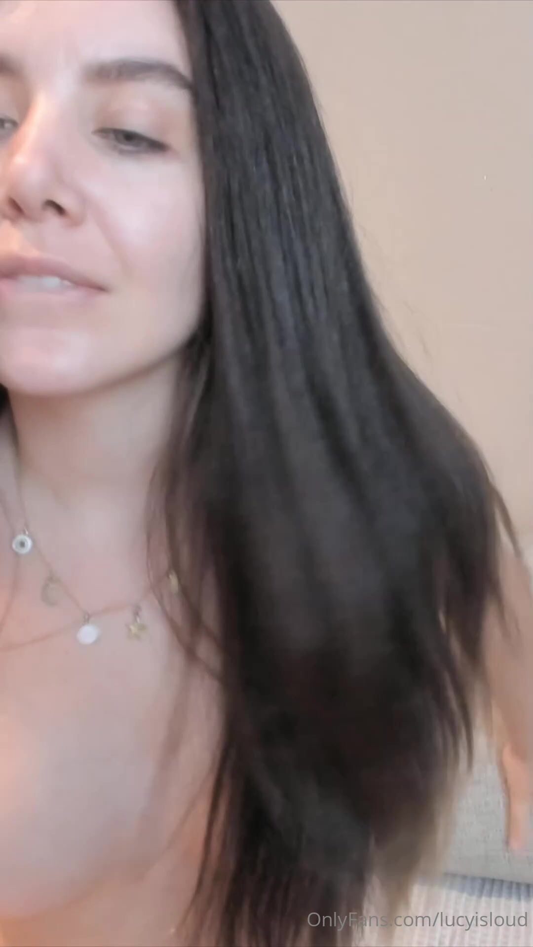 Lucyisloud Nude Masturbating_001