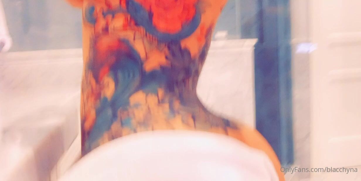 Blac Chyna Bathroom