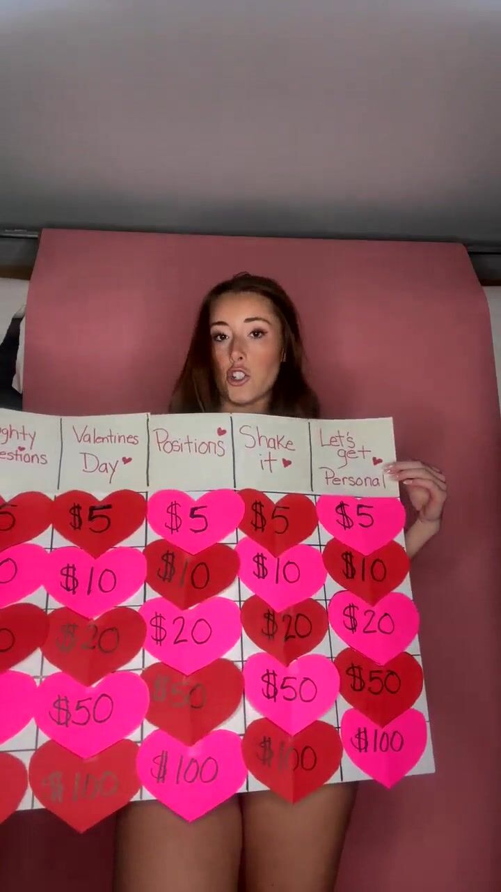 Sydney Lint Ass Leak