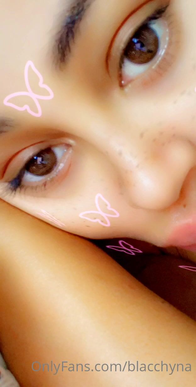 Blac Chyna Close-Up Tongue Clip