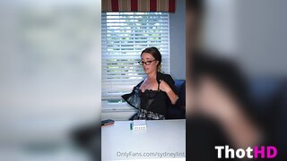 Sydney Lint Undressing Cleavage Clip