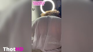 AquariusDreamz Ass and Cameltoe Leak