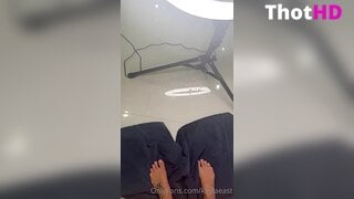 Kayla East Nude Feet NSFW